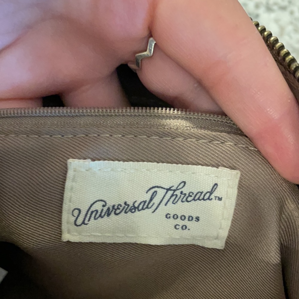 Universal Thread Bag - Picture 2 of 4